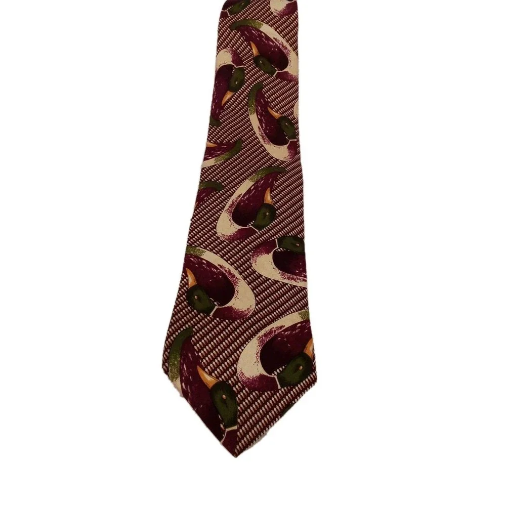 Hathaway Burgundy Mallard Duck Print Necktie Silk 56-in Long Made I the USA